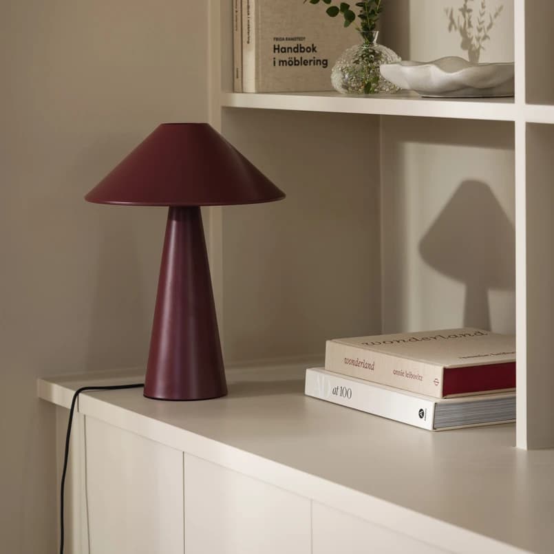Globen Lighting - Cannes pöytävalaisin punainen metalli korkeus 40 cm – Globen Lighting